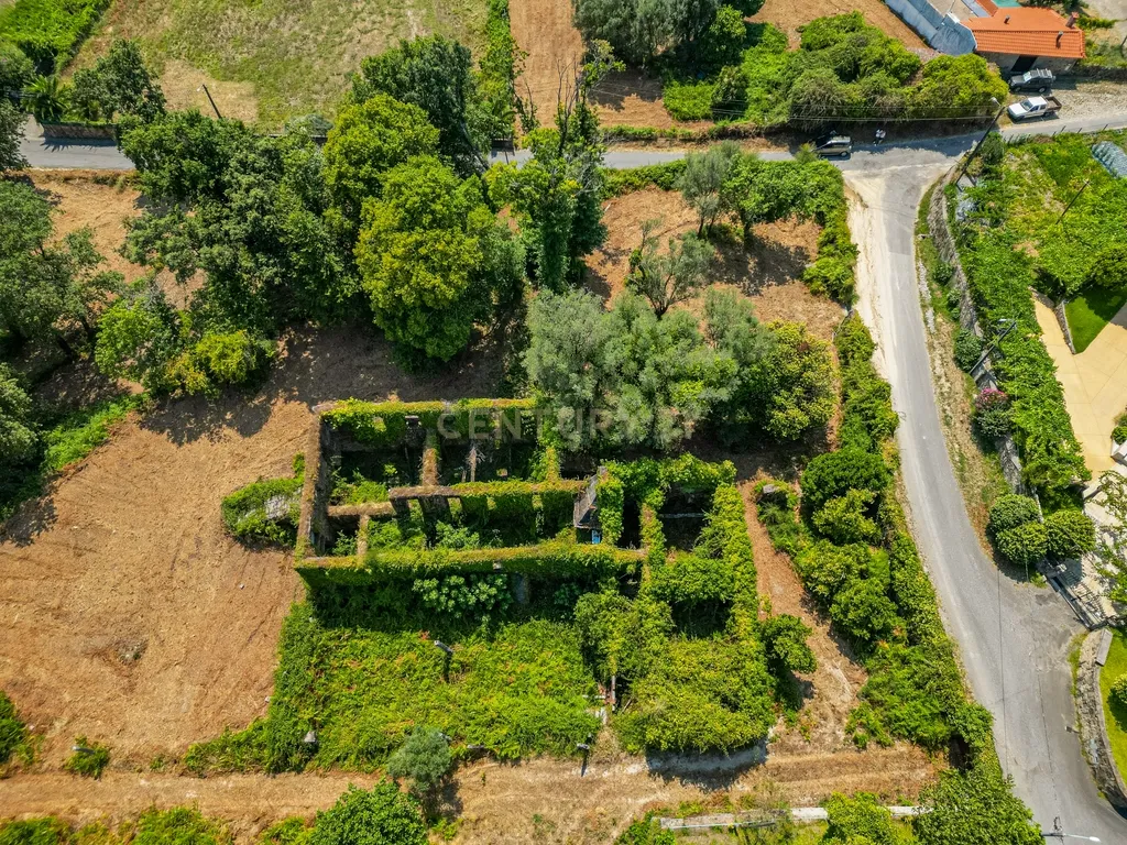 Quinta para reconstrução , em Anais, em Ponte de Lima – a vila mais antiga de Portugal. - Image 10