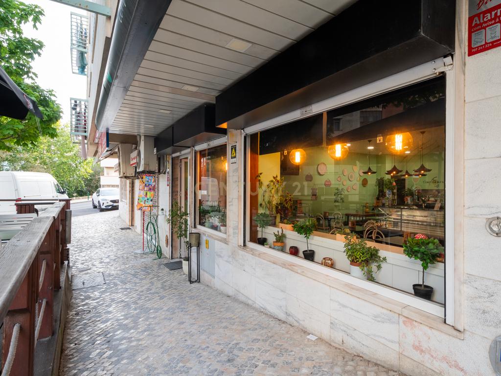 Espaço Comercial ( café) - Monte Abraão - Image 2