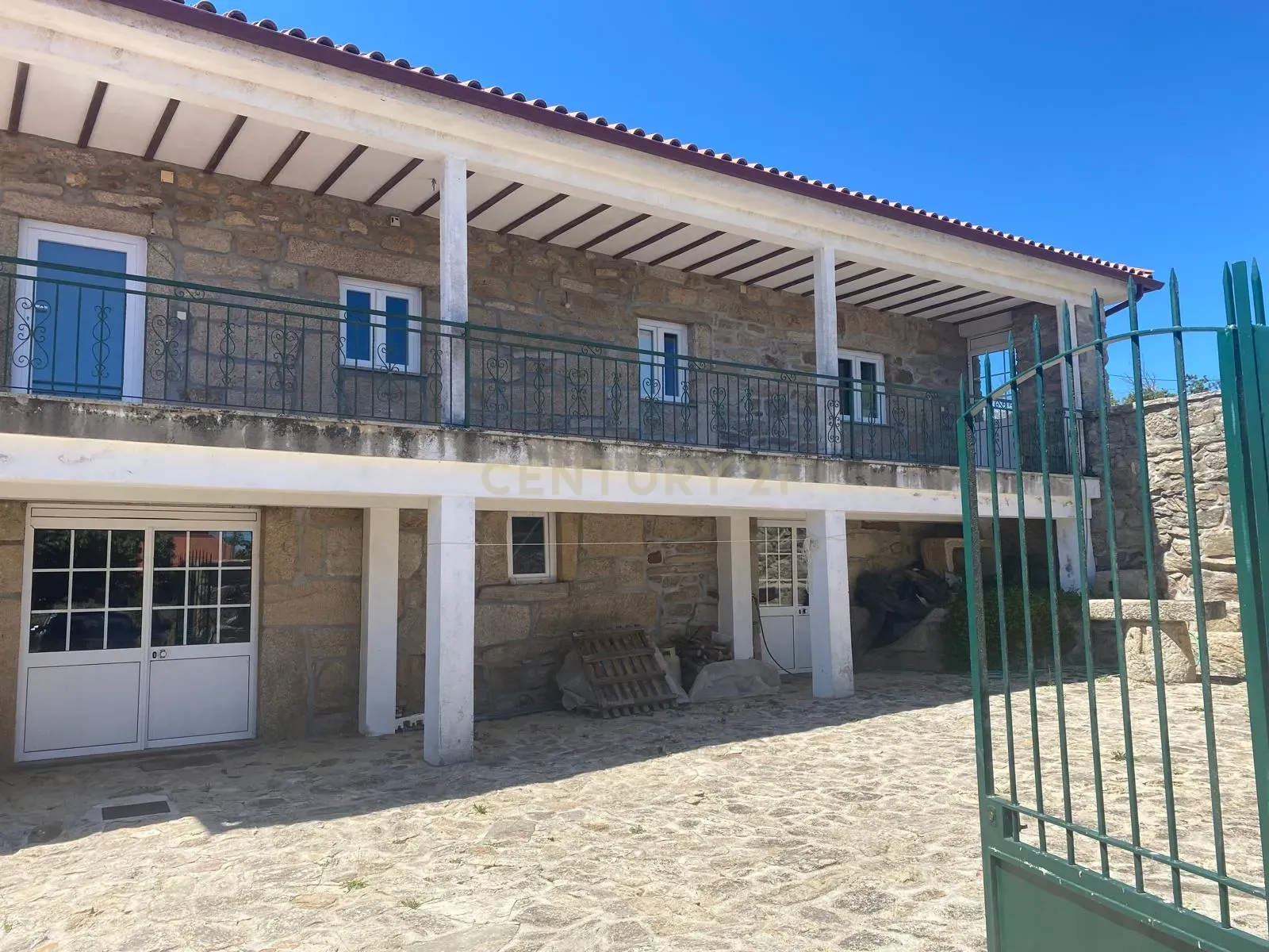 Fotografia 4 de Moradia Rústica T3 com Terreno de 6300m² – Travancas, Chaves