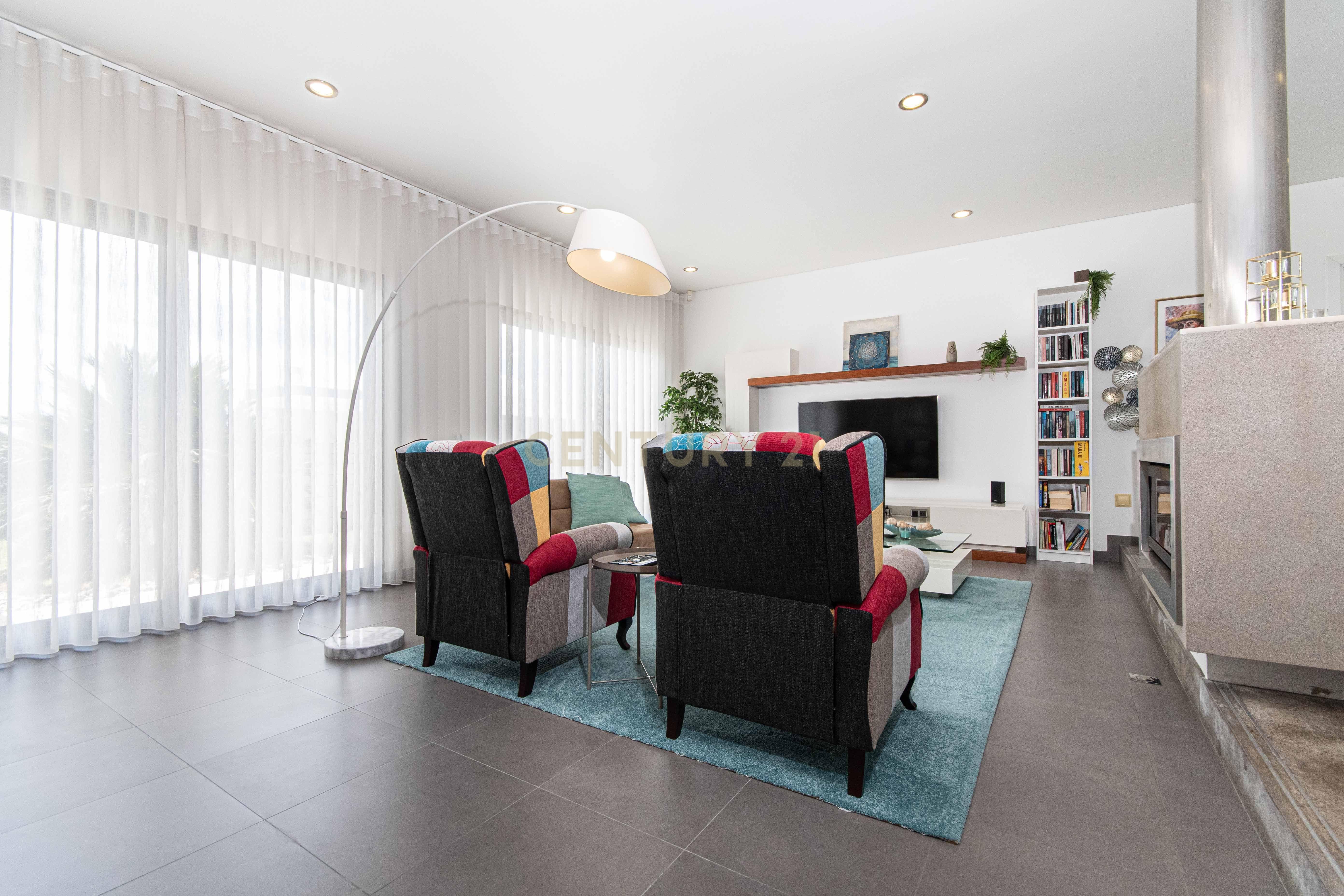 Moradia Térrea T4 no Montijo — Isolada, Moderna e com Piscina - Image 9