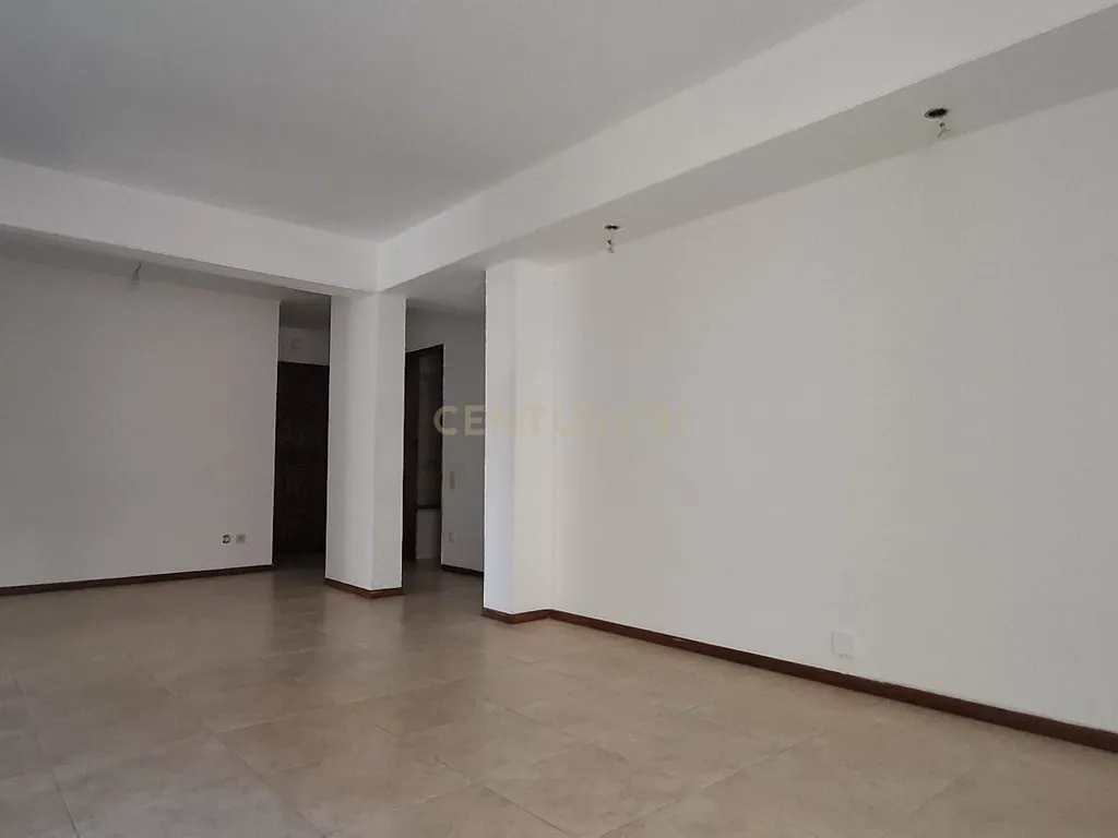 Apartamento T2 - Tapada das Mercês - Image 5