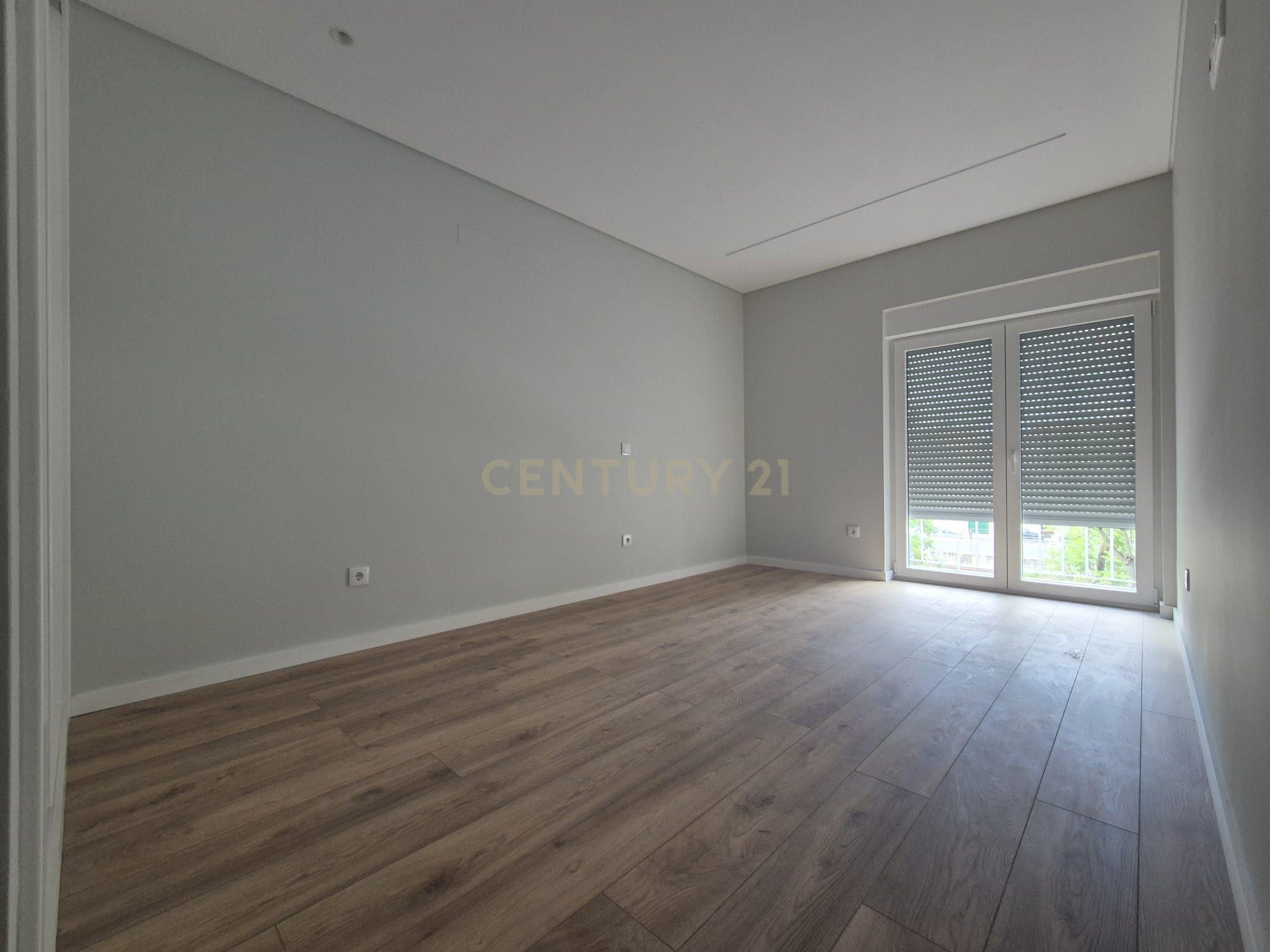 Fotografia 6 de T2 totalmente remodelado com 71m2 em prédio remodelado – Amadora – 5min a pé da Estação CP
