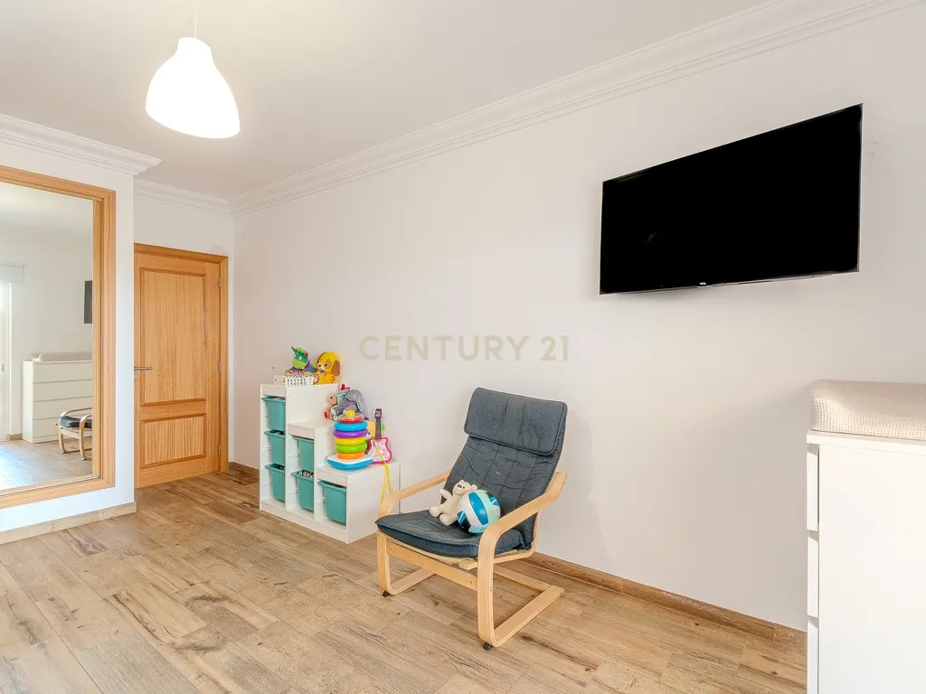 Apartamento T2 | Logradouro | Estacionamento | Olhão - Image 30