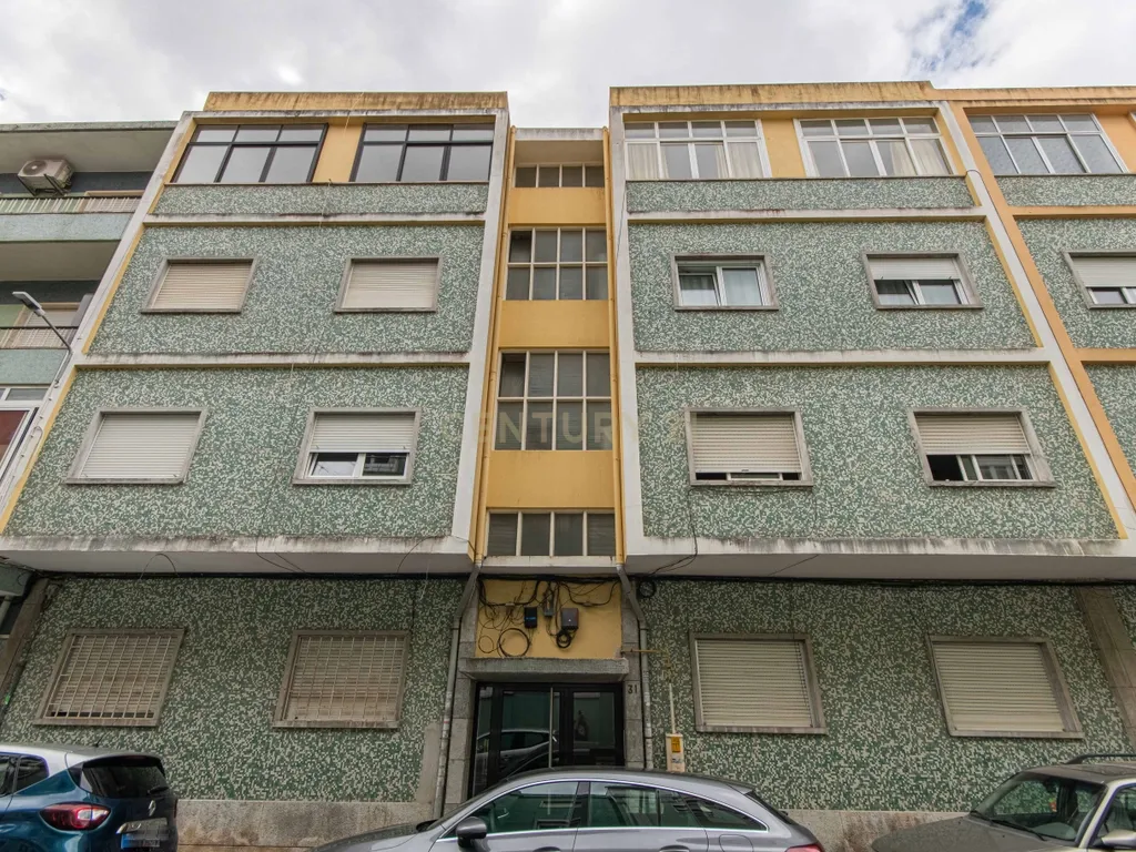 Apartamento T3 com Terraço/ Remodelação Total (Queluz) - Image 30