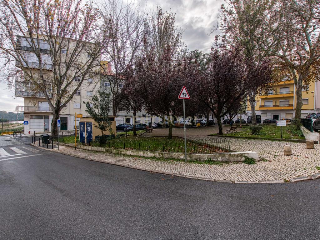 Apartamento T2 com Vista Panorâmica em Lisboa e um lugar de estacionamento na Rua Carlos Botelho - Lisboa  - Image 20