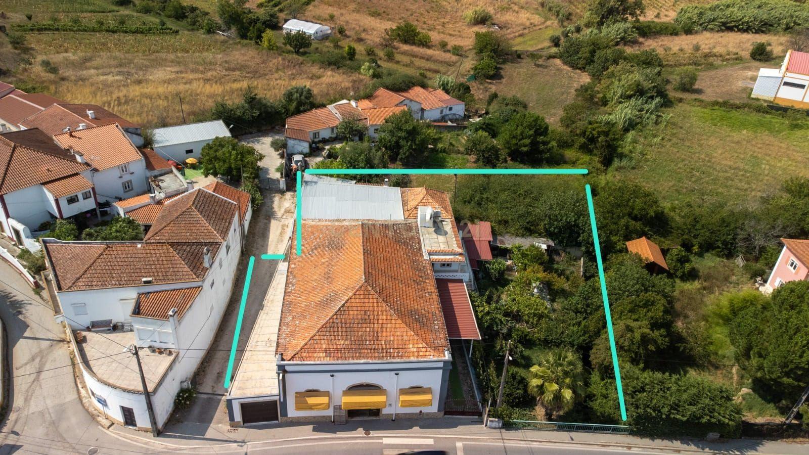 Fotografia 2 de Oportunidade Única em Torres Vedras: Armazém com grande Potencial