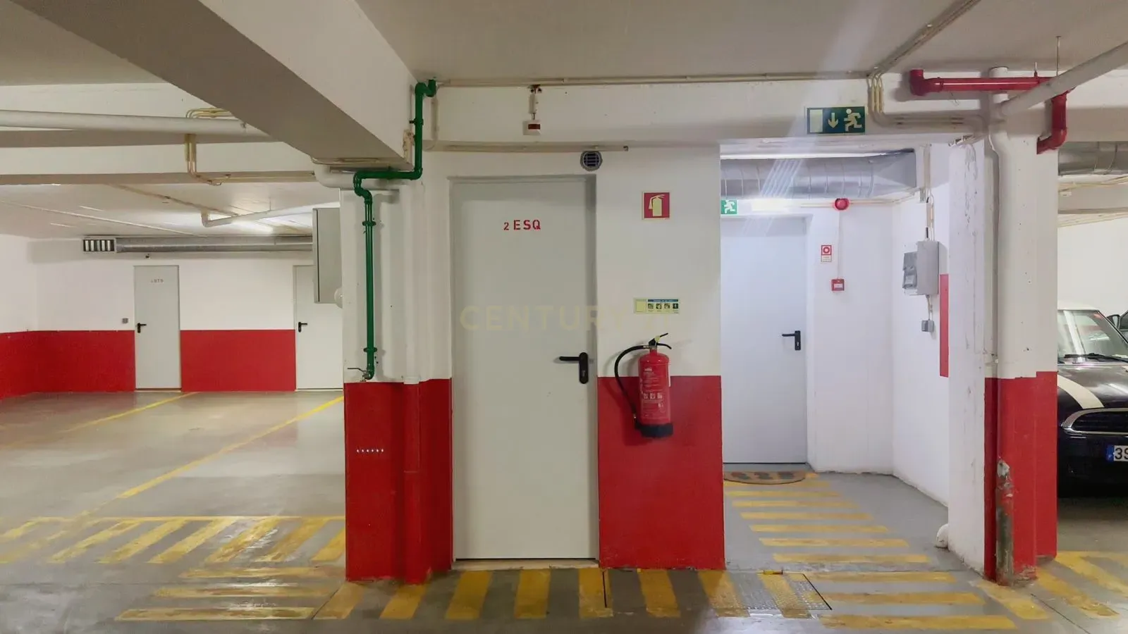 T3 com garagem para 2 carros - Image 25