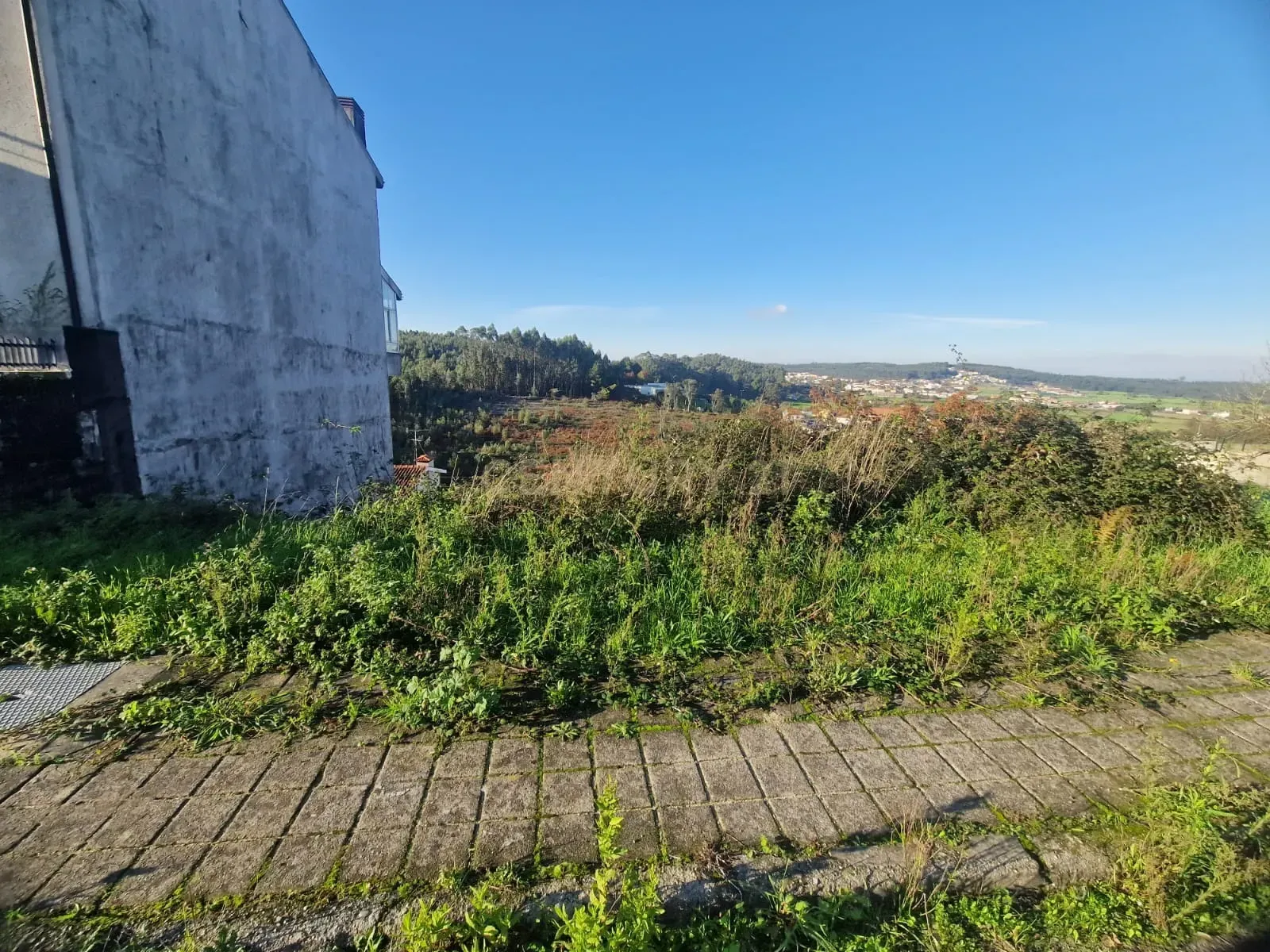 Terreno para construção de moradia de 3 frentes - Image 4