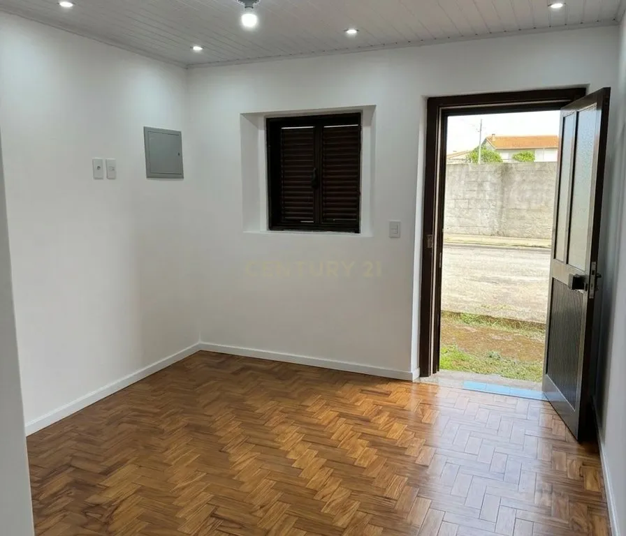 Moradia T7 com Enorme Potencial em Lote Total de 5.611 m² - Image 3