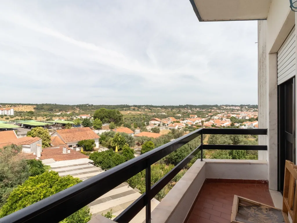 Apartamento T3 com garagem e arrecadação em Abrantes - Image 17