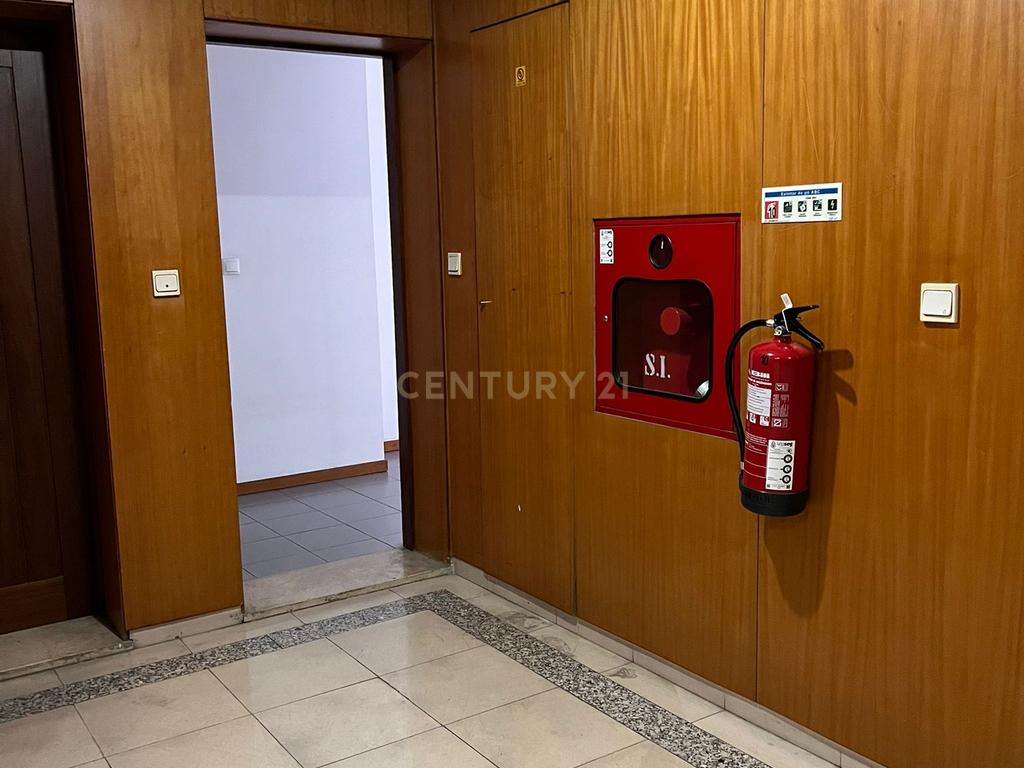 Apartamento T3 com elevador garagem dupla em São Vitor | ZTRE-01770 - Image 17