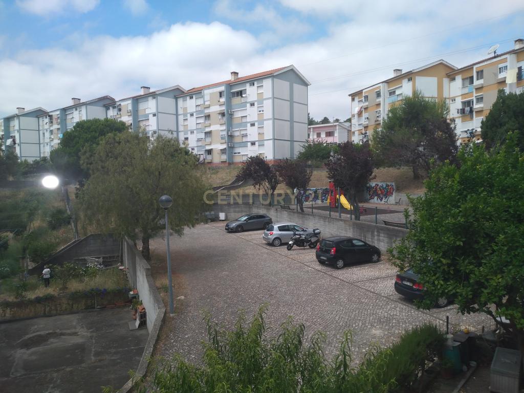 T2 Totalmente Renovado | Santa Iria da Azóia | 265.000 € - Image 15