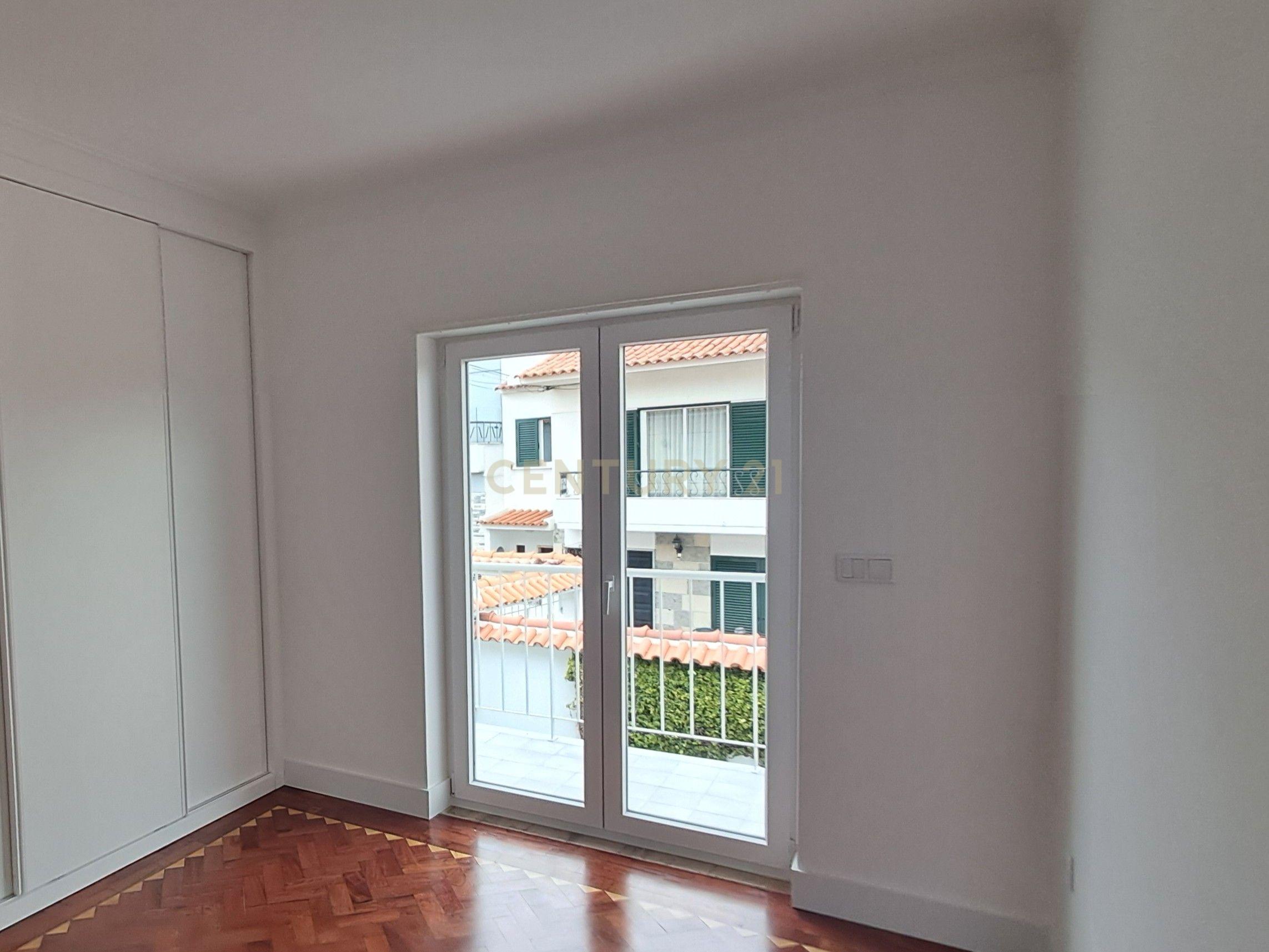 Moradia geminada T3 + 1 com vista de Mar - São Domingos de Rana - Image 9