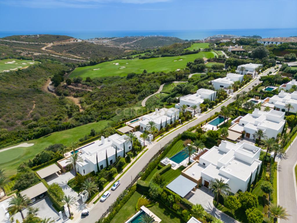 Villa Green 10: Elegância Contemporânea e Luxo à Beira do Golfe na Finca Cortesin - Image 27