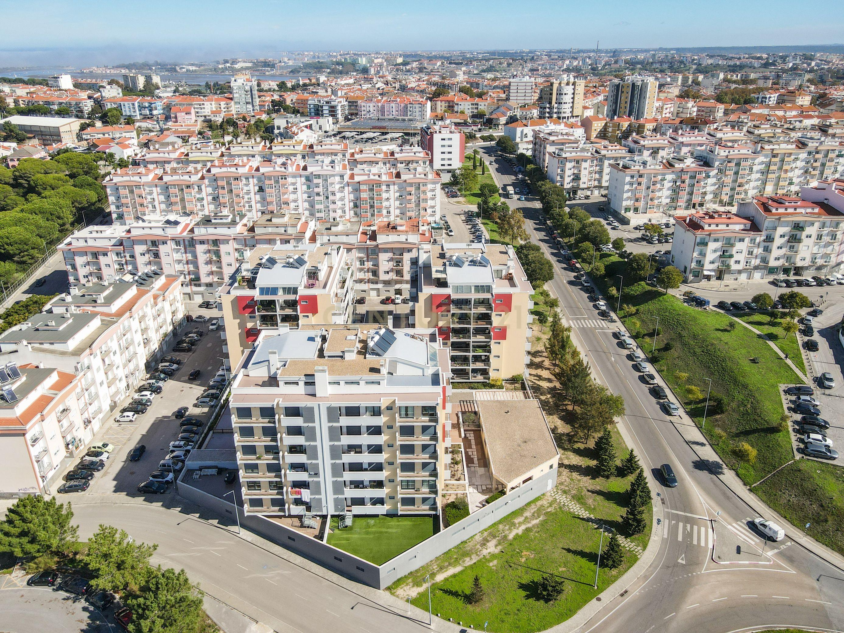 Apartamento Premium T3 Terraços d'Amora - Image 18
