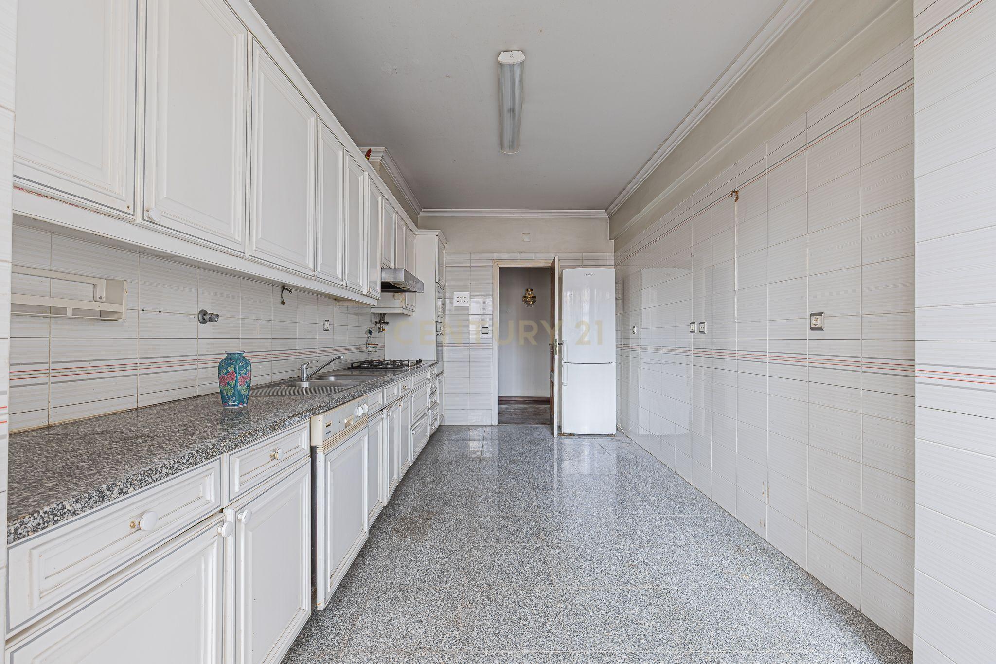 Fotografia 9 de T4 com 180 m² e Garagem Box no Areeiro, Lisboa