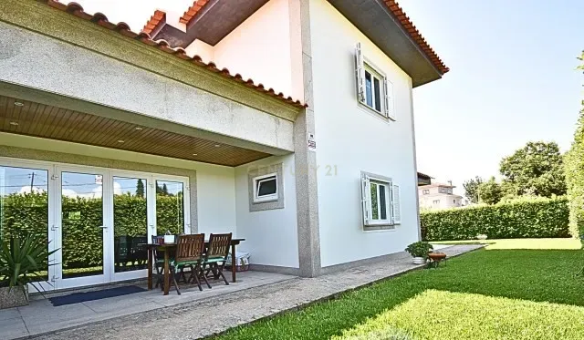 Moradia T5 em Casais Novos, Penafiel- Onde os sonhos em família ganham vida - Image 1