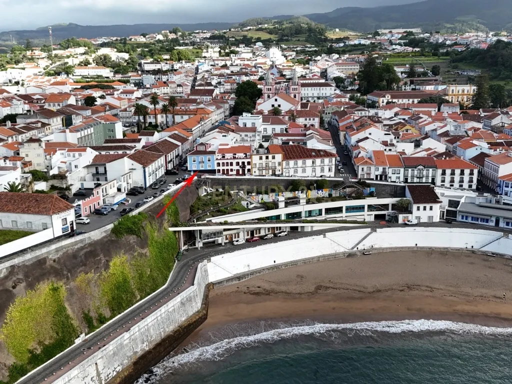 Luxuosa Moradia com Vista Mar em Angra do Heroísmo - Image 9