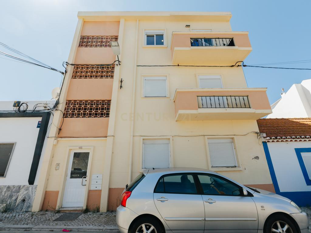Apartamento T2+1 Renovado em Alhos Vedros - Image 24