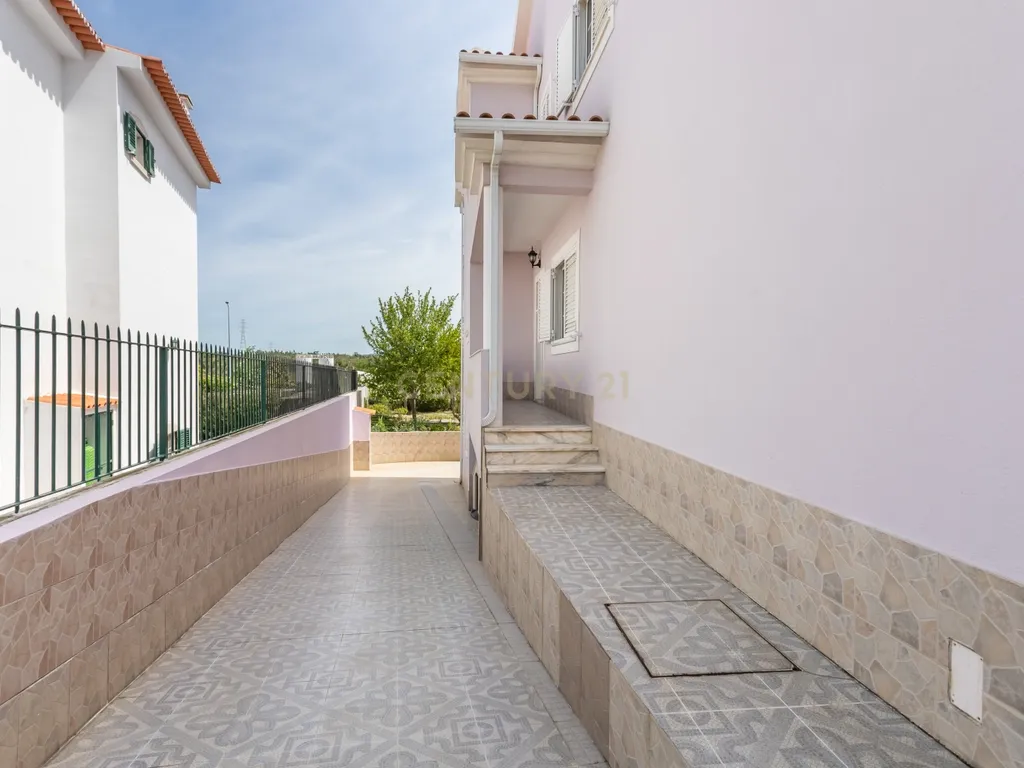 Moradia de 6 assoalhadas em lote de 500 m2 - Image 39