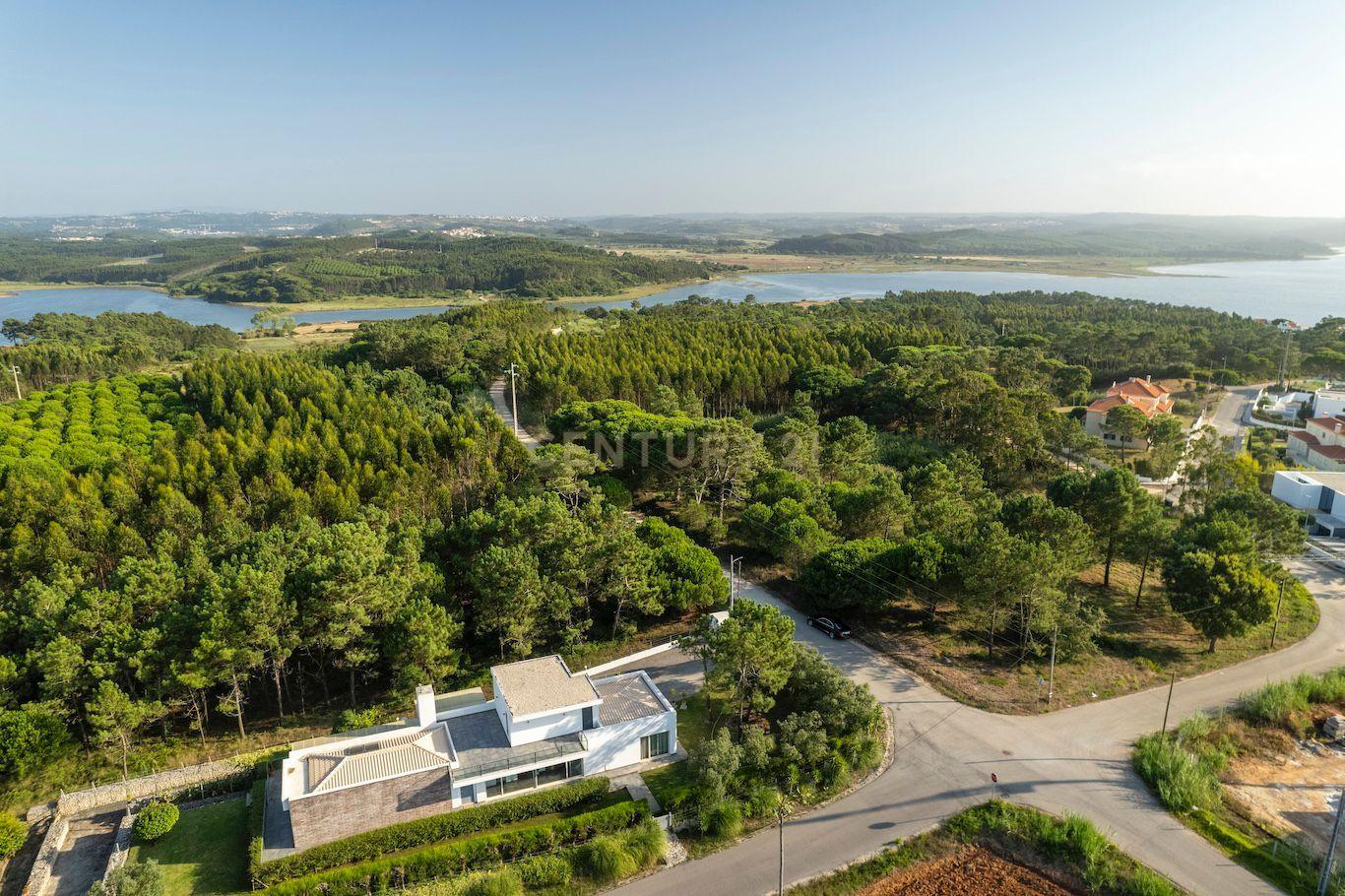 Fotografia 10 de Moradia T3 na encosta da Lagoa de Óbidos