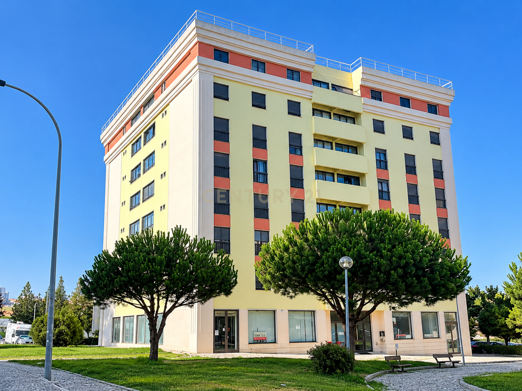 Oportunidade Única | T7 | 3 Suites | 2 Box - Image 1