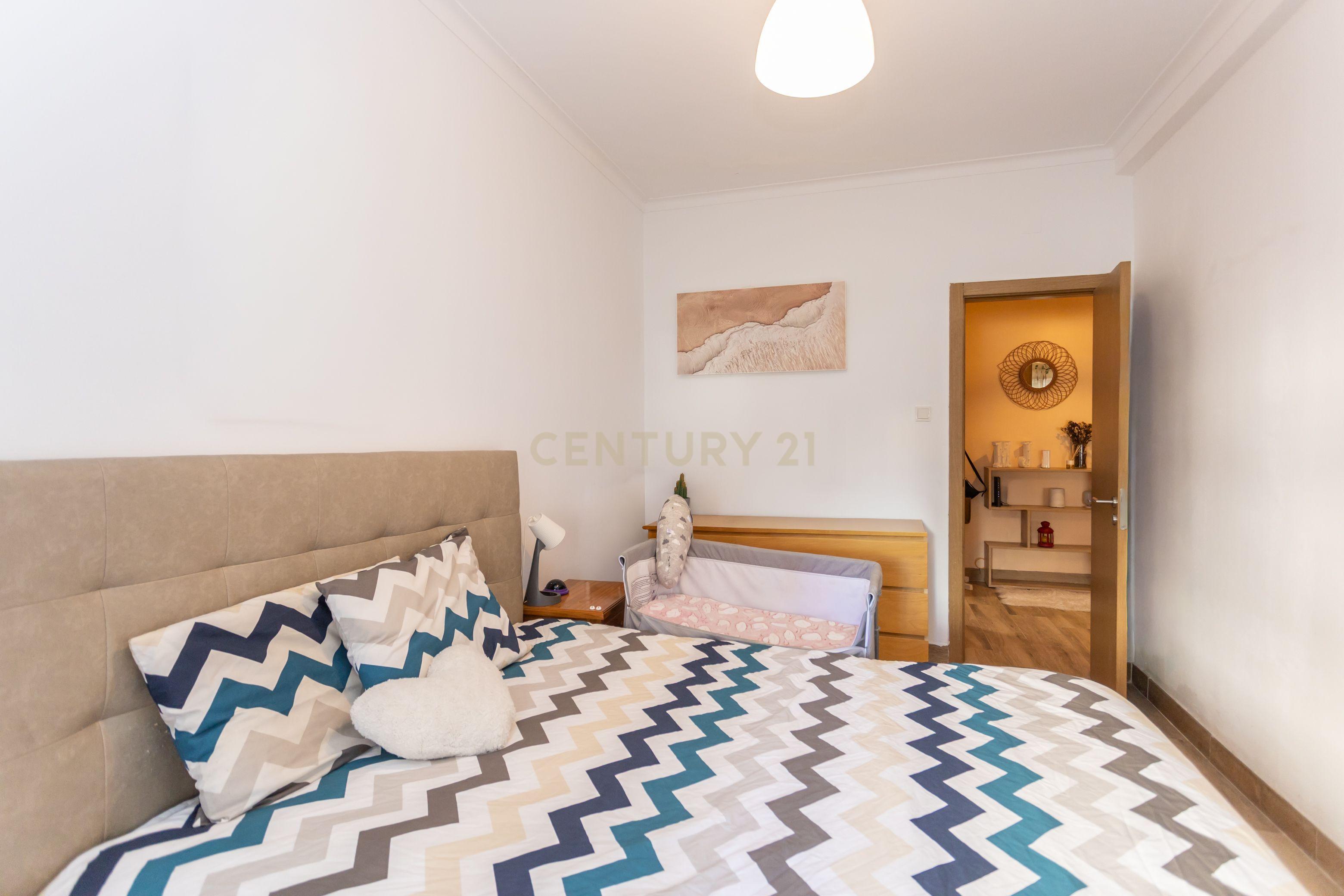 Fotografia 6 de Apartamento T2(+1) Renovado com Logradouro de 100m² – Pronto a Habitar (Mobilado e Equipado) em Paio Pires - Oportunidade Única!