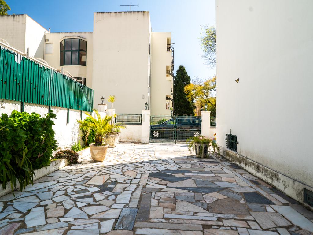 Moradia T3 – Caselas - Restelo - Image 31