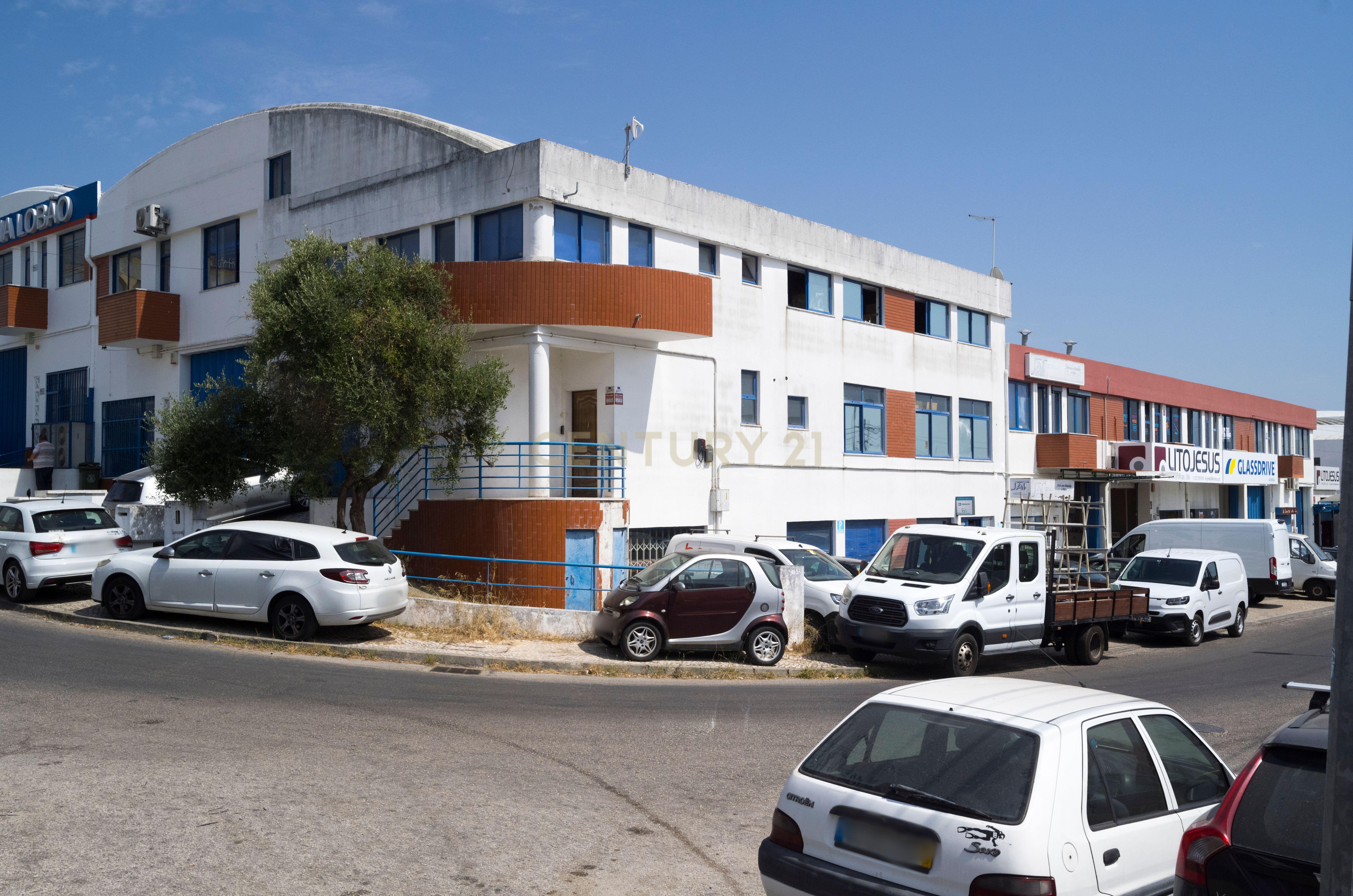 Fotografia 2 de Armazém com 360 m2