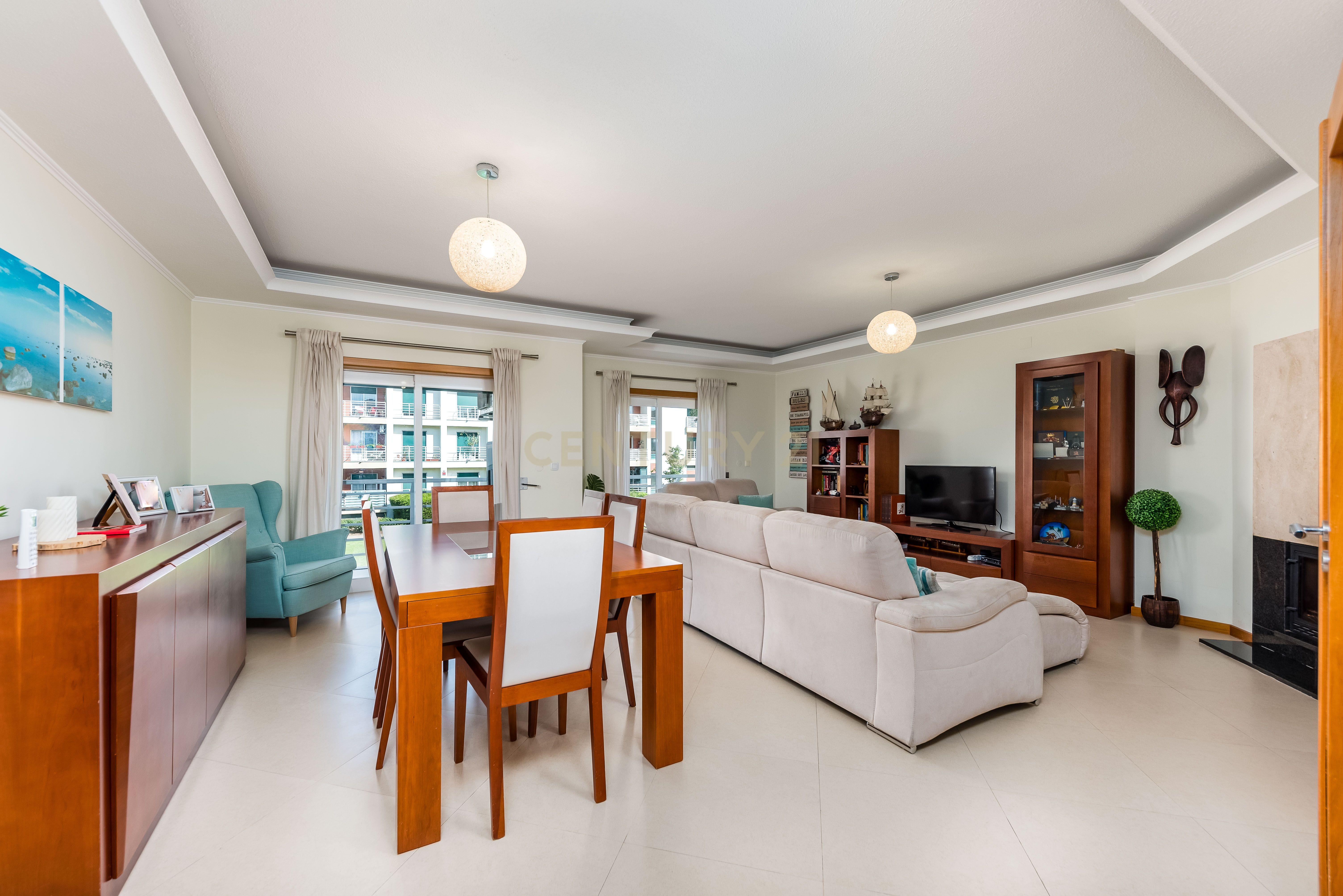 Fotografia 7 de Apartamento T3 com 2 Box e 2 Suítes. Vista Panorâmica em Oeiras