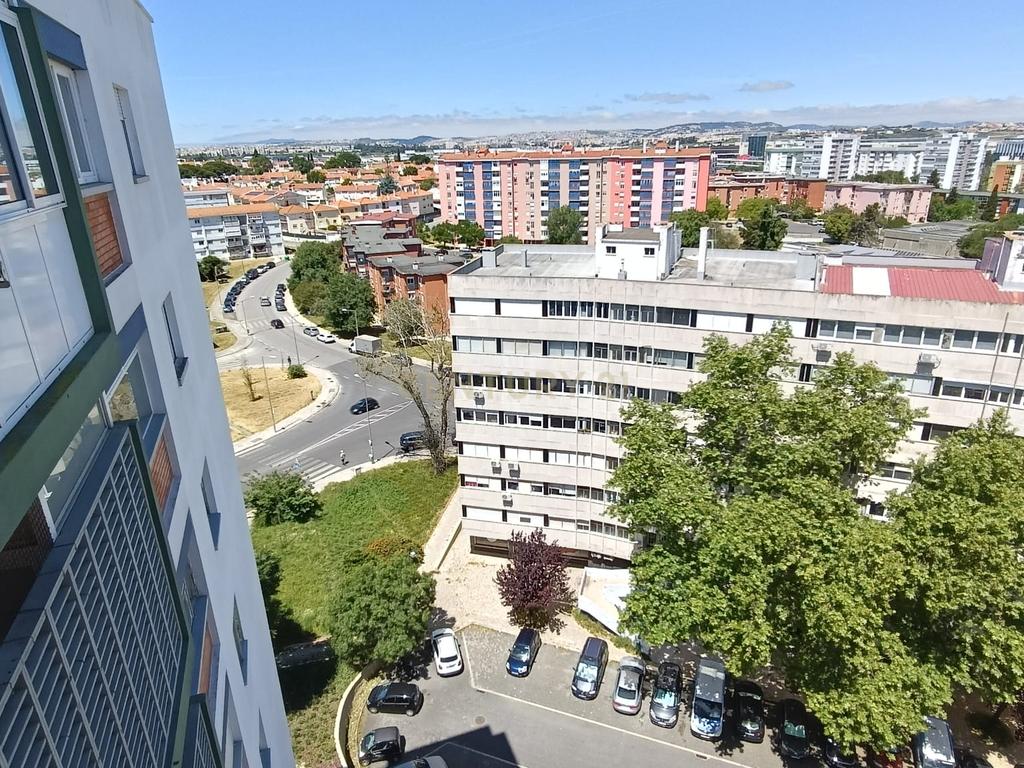 Apartamento 4 assoalhadas (T3) nos Olivais. Conforto e conveniência no coração da cidade - Image 40