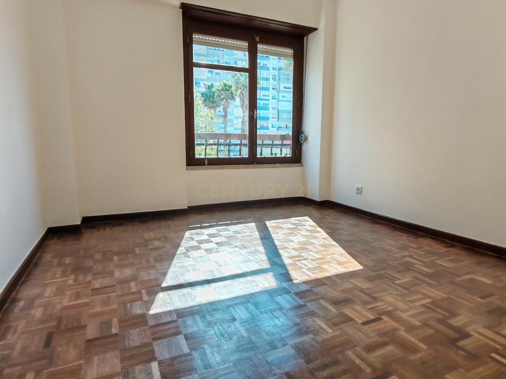 Apartamento T3 em Carnaxide - Image 14
