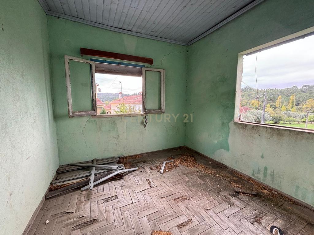 Moradia em ruína para recuperação em Pombal, Leiria - Image 11