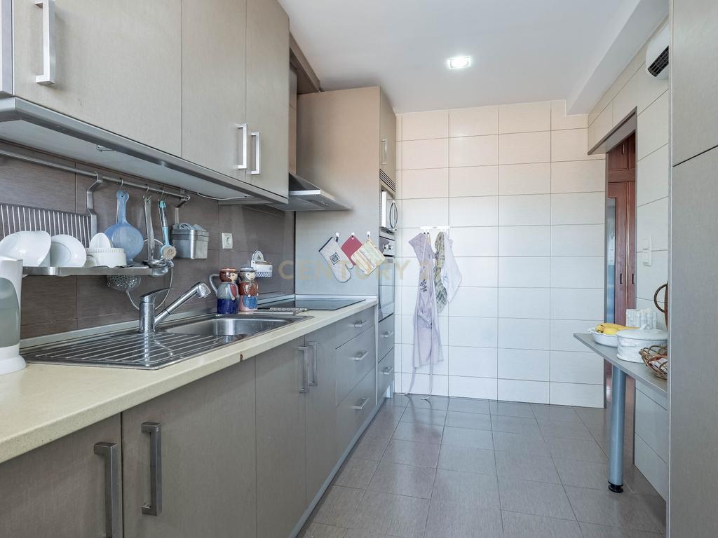 Apartamento T4 com Elevador e Vistas Deslumbrantes em Matosinhos Sul - Image 25
