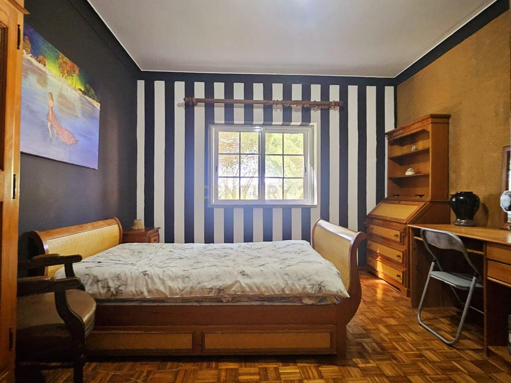Moradia Unifamiliar T4 com Vista Desafogada e Grande Lote de Terreno na Quinta da Condessa - Image 35