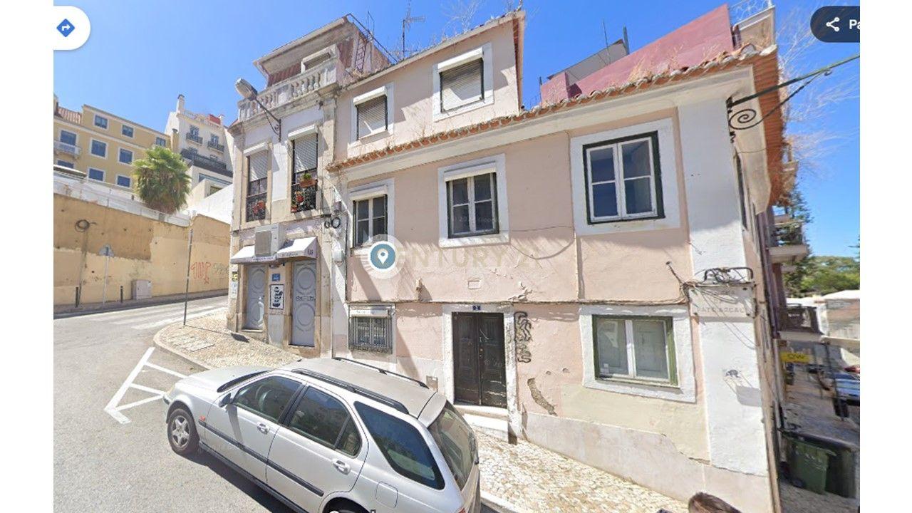 Prédio para recuperar na Rua da Alegria com projeto aprovado para 3 T3, 1 T2 e 3 lugares de garagem. - Image 2