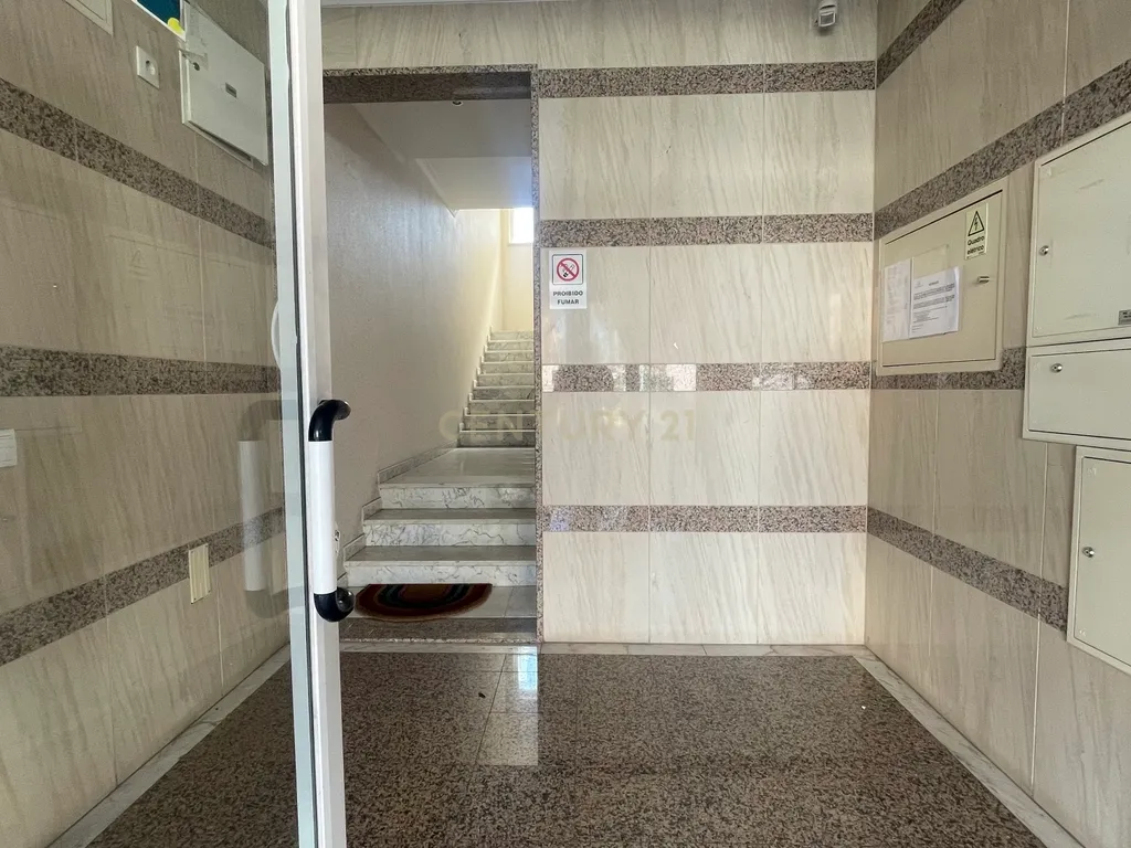 Apartamento T3, com Varandas e 3 Lugares de estacionamento, no Pinhal Novo - Image 24