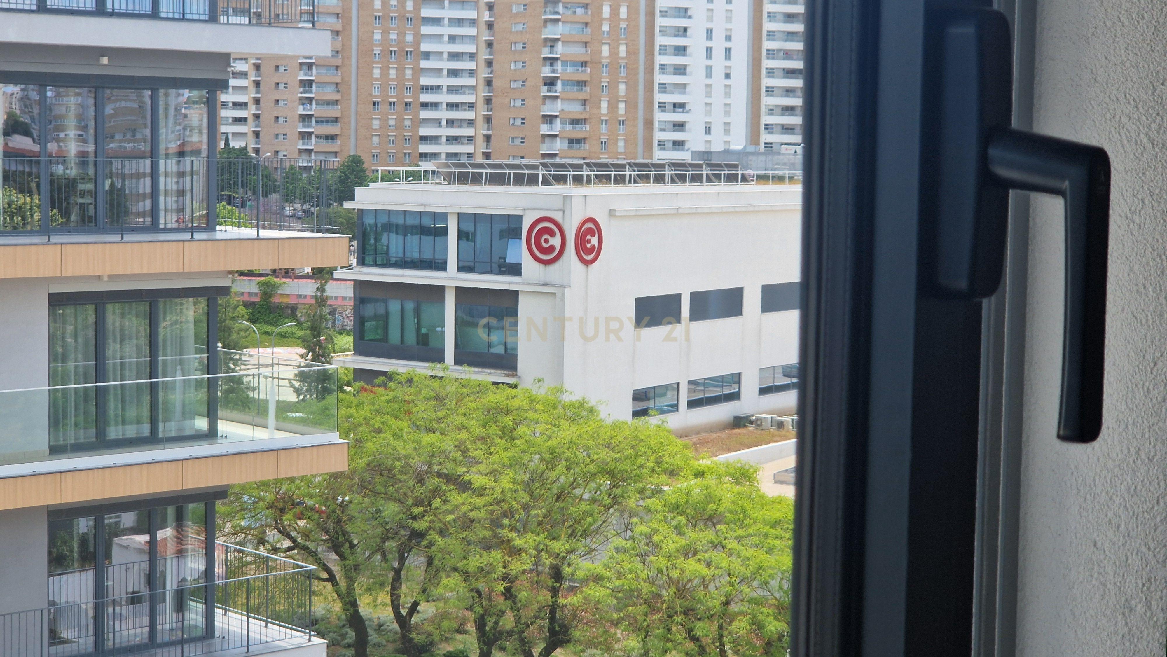 Alta de Lisboa, T3 - NOVO, 3 casas de banho e 2 lugares de garagem - Image 14