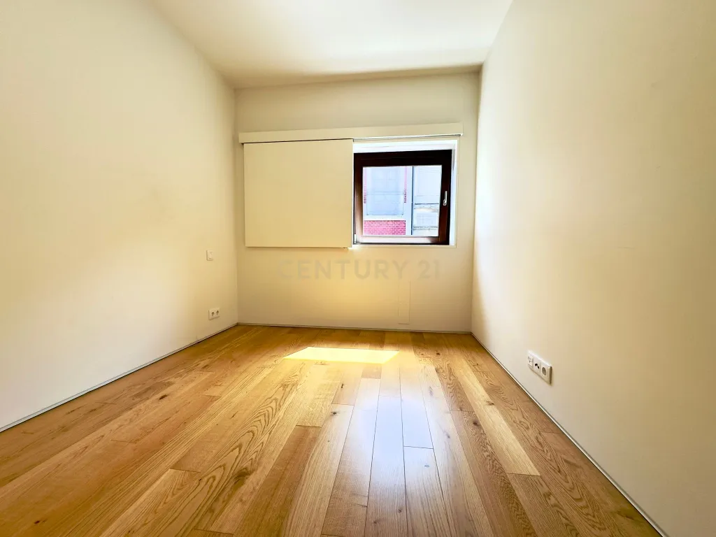 T2 duplex na rua de Cedofeita - Image 10