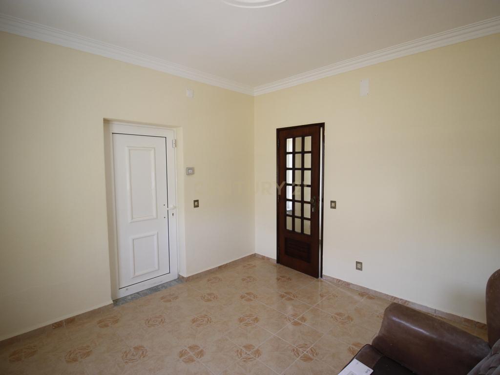 Casa Renovada com 3 Quartos e Garagem em Vendas Novas para arrendamento - Image 13