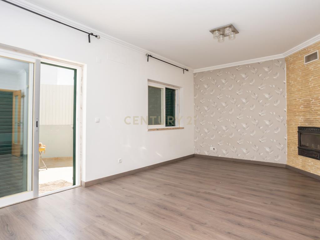  Moradia T3 em Amora - Seixal com Terraço e Garagem  - Image 10