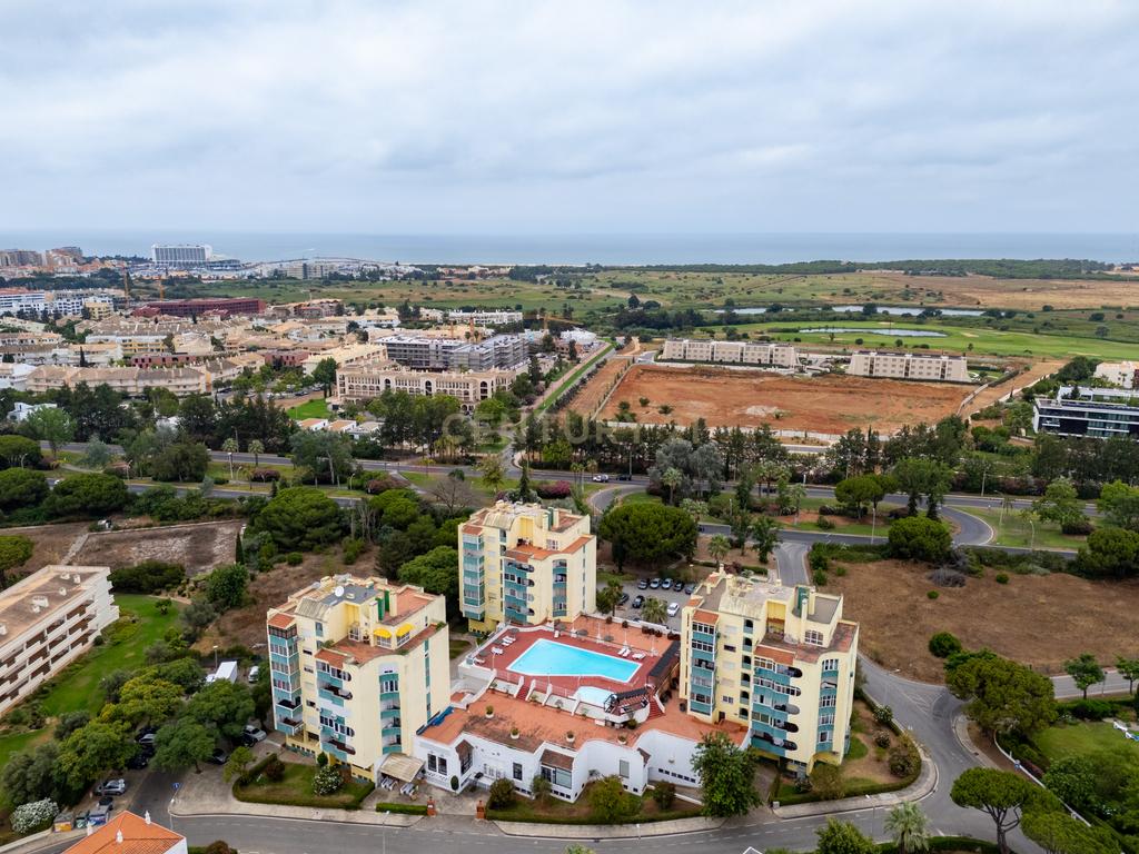 Apartamento T1 com varandas e vista mar no Parque das Amendoeiras — Vilamoura - Image 23