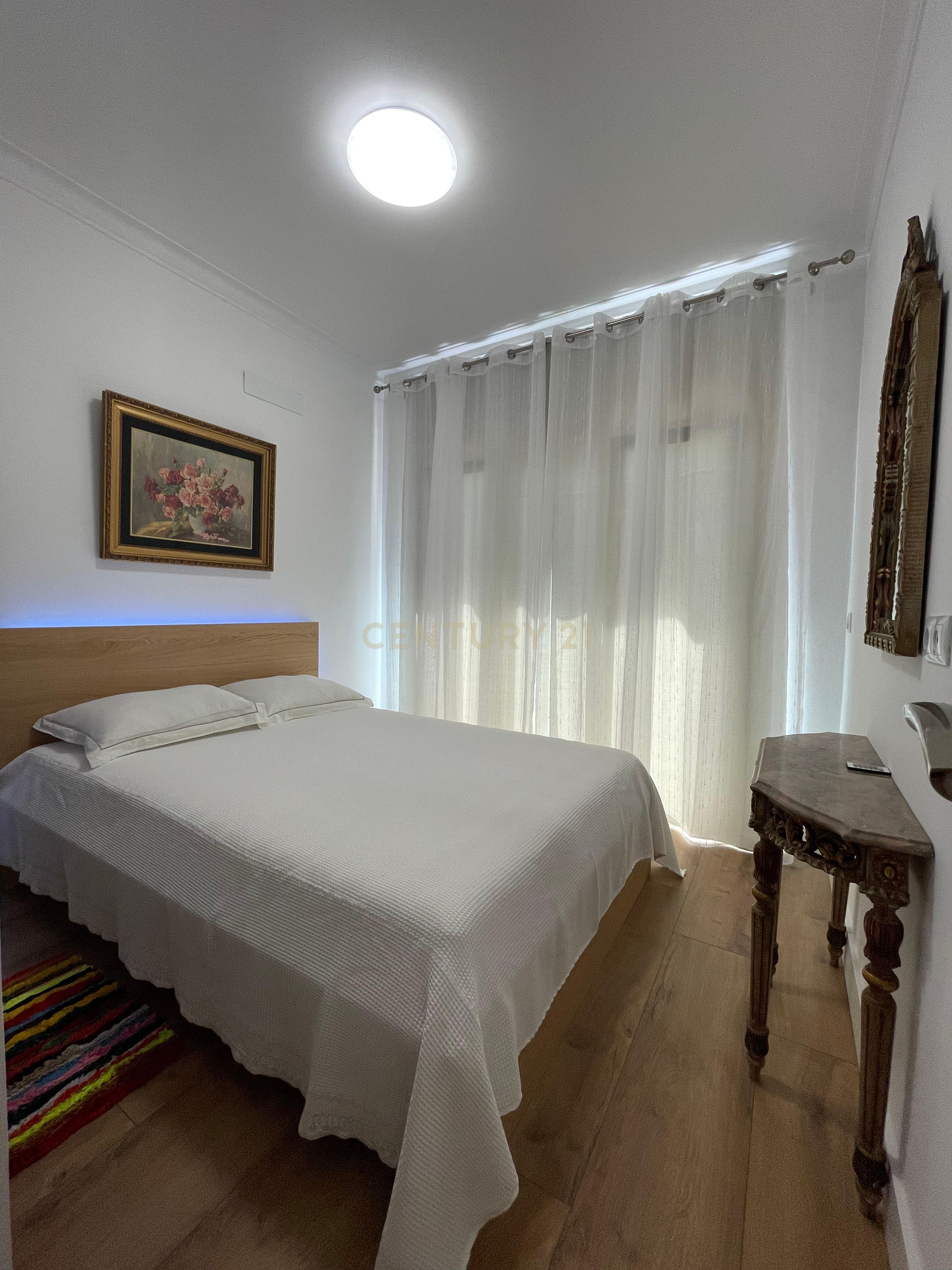apartamento T2 situado numa das zonas mais privilegiadas de Almada - Image 18