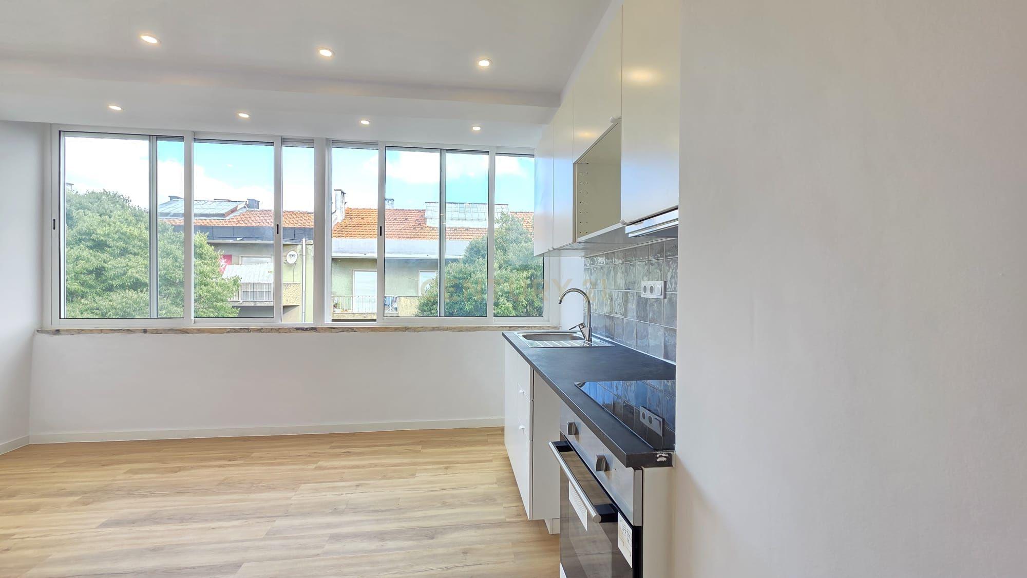 Fotografia 10 de T2 Totalmente Remodelado | Damaia – Amadora | A 5 Minutos da Estação