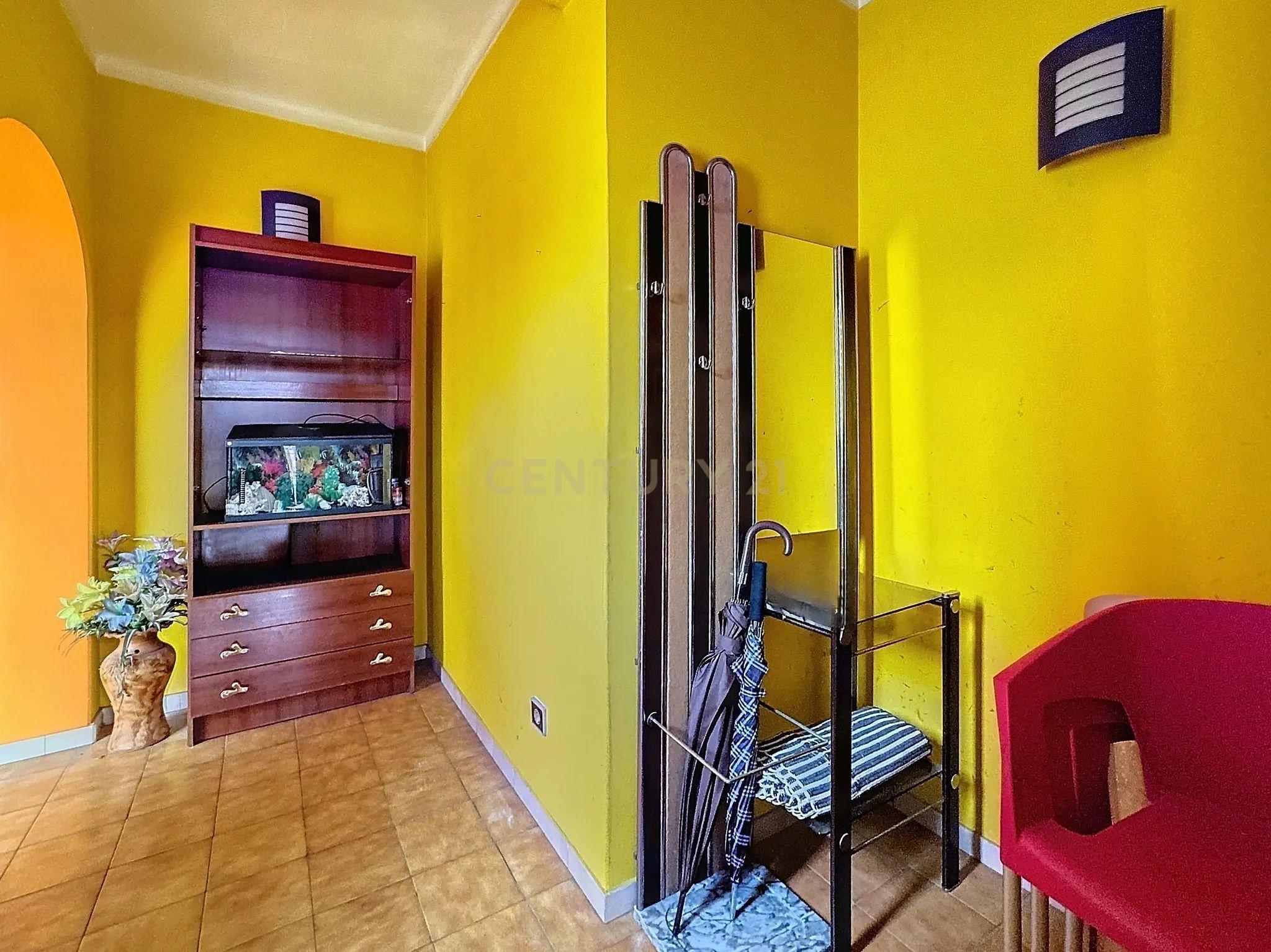 Fotografia 8 de Apartamento T2  - Arrendamento - Bem localizado na Nazaré
