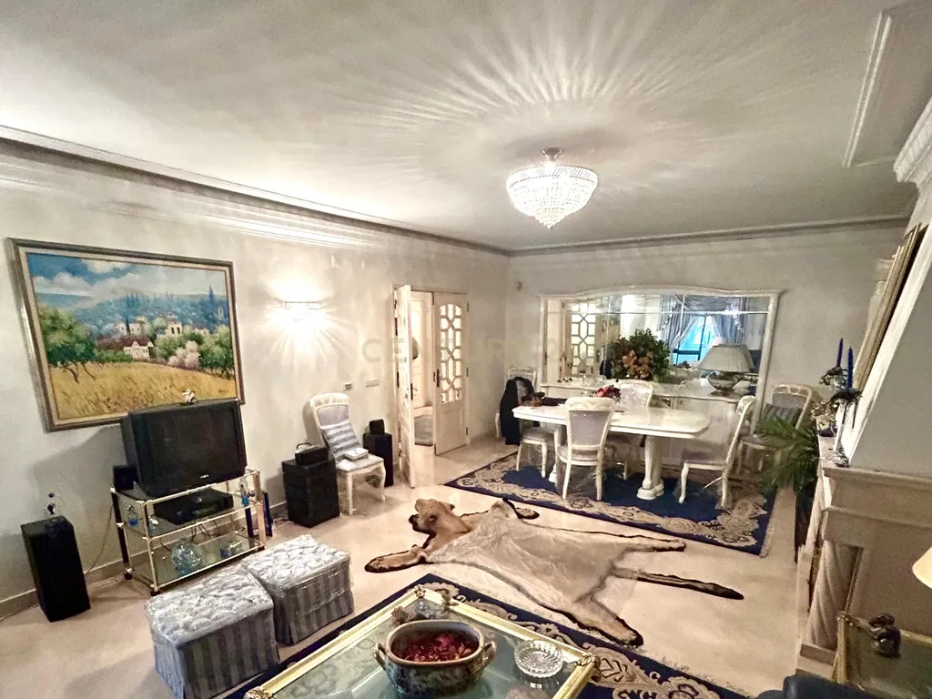 Apartamento T4 para arrendamento na freguesia de Arroios, em Lisboa - Image 3