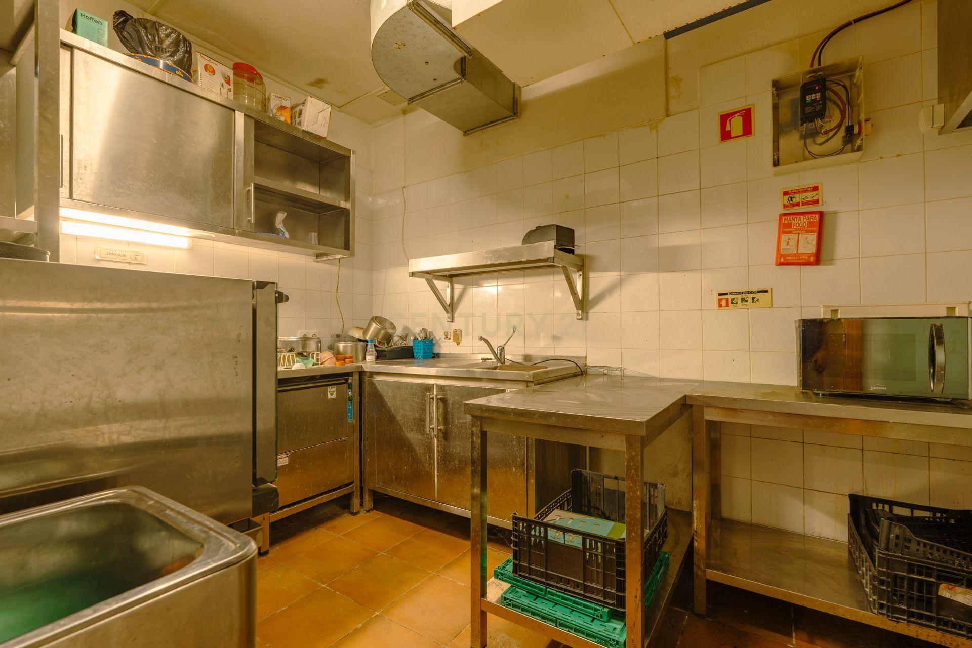 Fotografia 7 de OPORTUNIDADE! ESPAÇO DE RESTAURAÇÃO MUITO BEM DECORADO E TOTALMENTE EQUIPADO EM LOCALIZAÇÃO CENTRAL DE LISBOA, GRANDE POTENCIAL PARA O SEU NEGÓCIO!