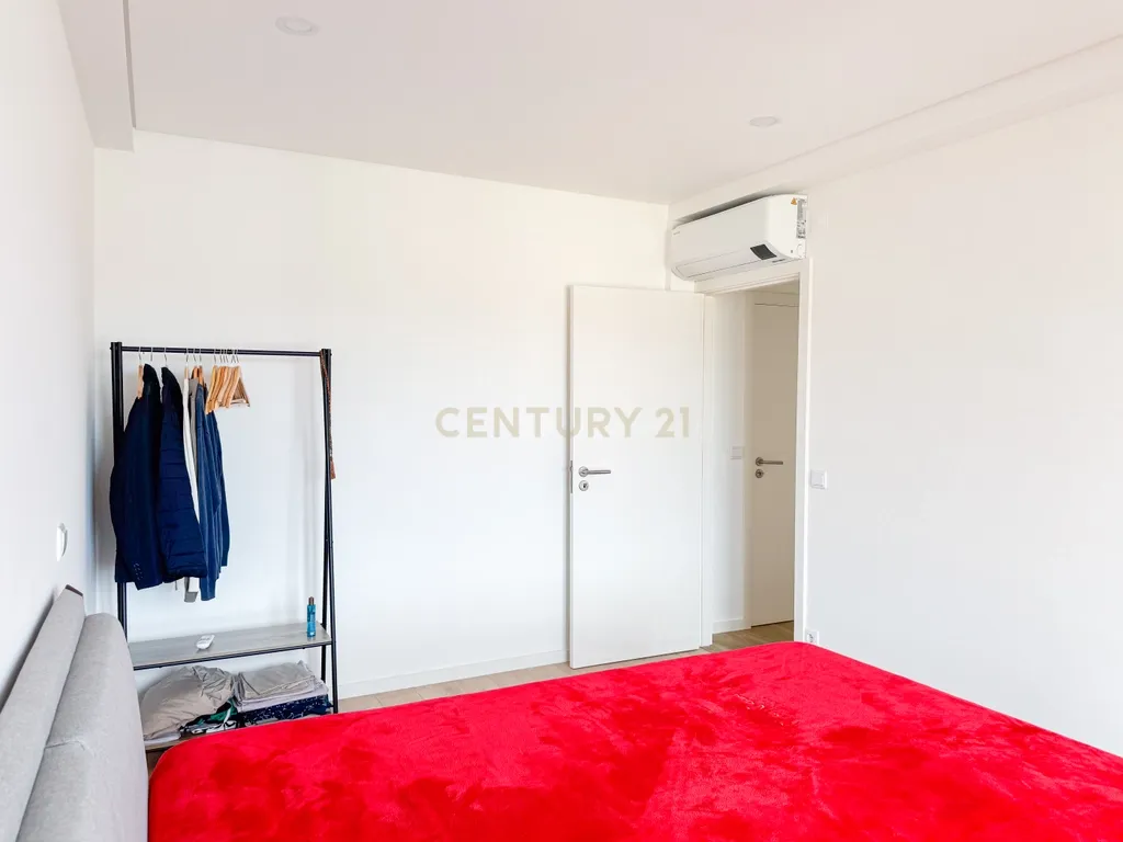 Apartamento T3 Remodelado com garagem em Braga | Próximo do Centro Histórico - Image 29