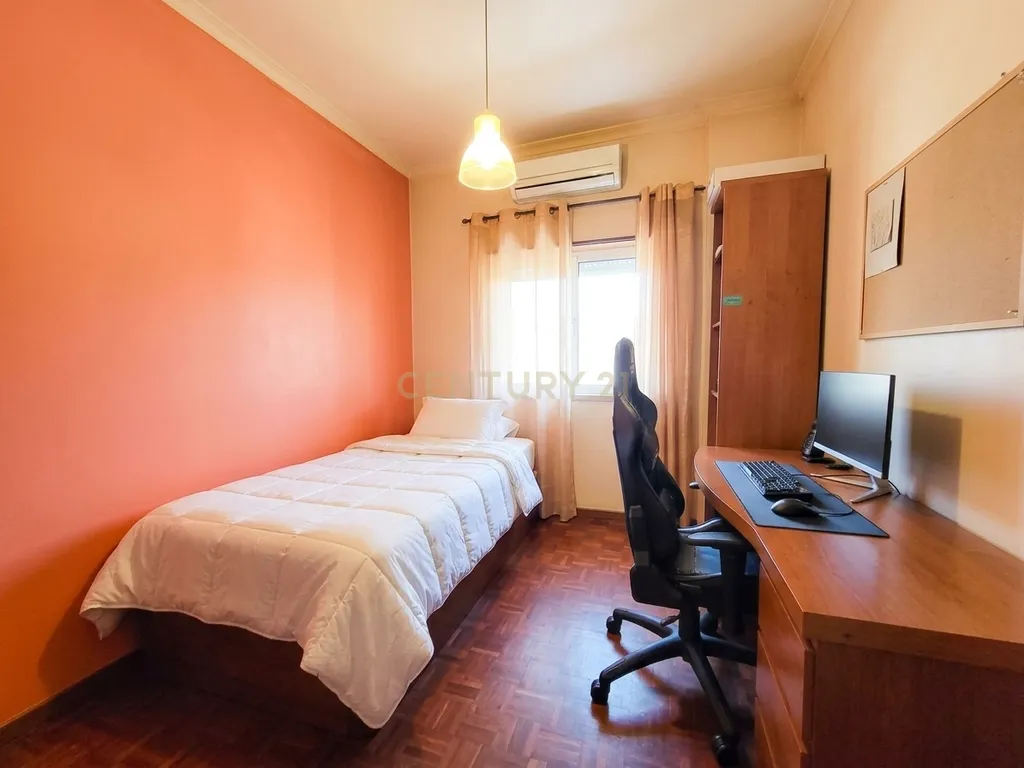 Apartamento T3 – Miratejo, Corroios - Image 10