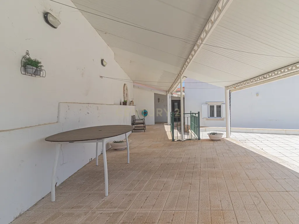 Moradia T4 em Vila Nova - Bucelas - Image 45